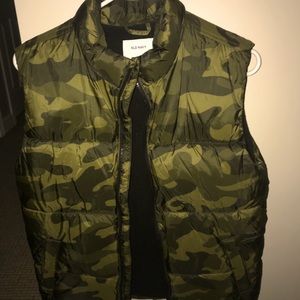 Green camo puffy vest
